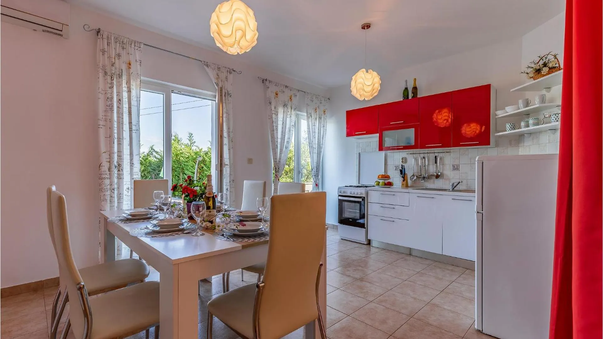 Nice Home In Sisan With Kitchen 0*,